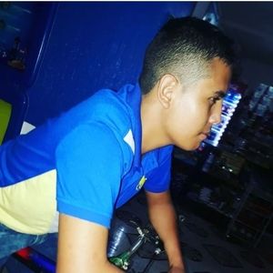 Meet your Posher, Manuel